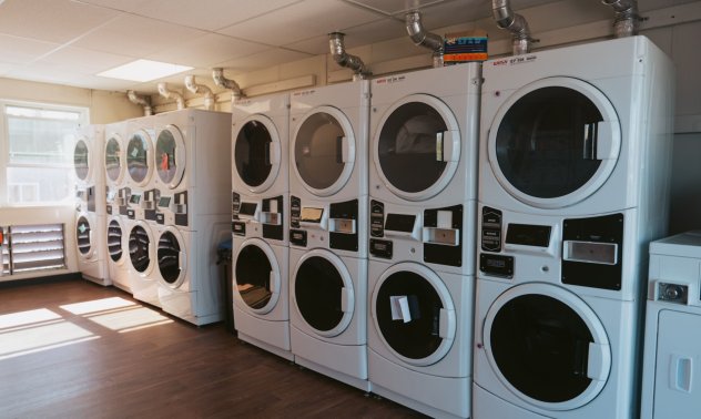 Адвокатите също боравят с мръсни пари. Накарайте ги да ги докладват