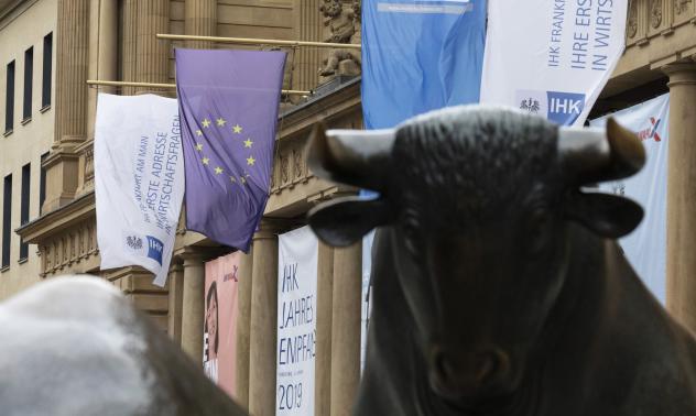 Европейските акции се търгуват на 1-месечен връх