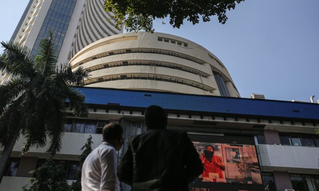 Ефектът Adani изстрелва акциите на Индия над повечето световни пазари през 2022 г.