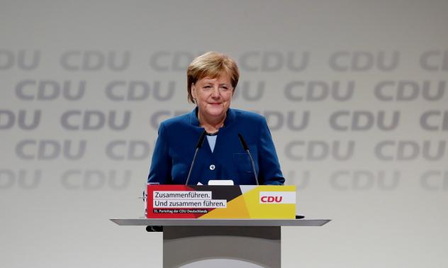 Меркел се оттегли от председателския пост в ХДС след емоционална реч
