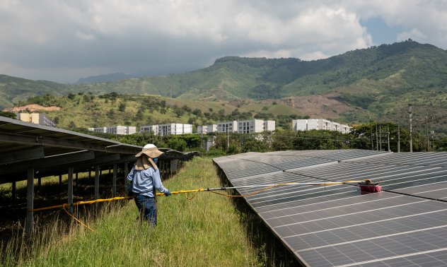 Колумбия цели бъдеще без петрол с помощта на план за $40 млрд.