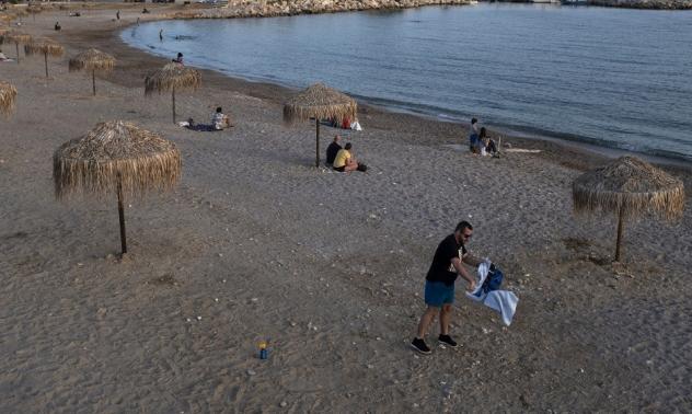 Милиони американци ще се завърнат към плажа и барбекютата, а в Европа се задава мрачно лято