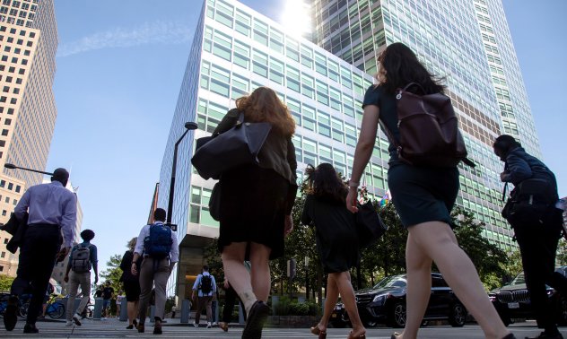 Връщането в офиса изостря трансатлантическите различия в банковия сектор