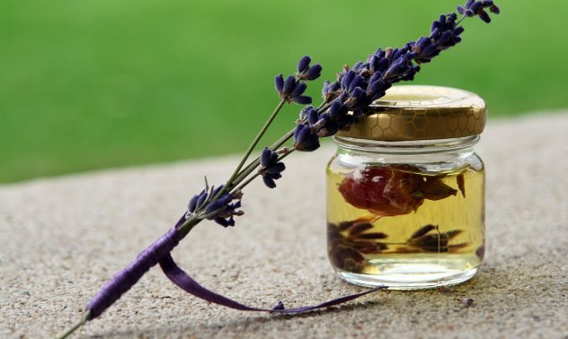 Пазарът на розово масло започна да се възстановява, търсенето се активизира