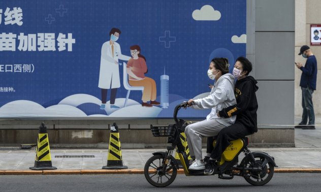 МВФ: Бавната ваксинация на Китай срещу Covid е риск за цялата икономика