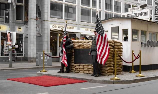 Вирусът на войната удари туризма 