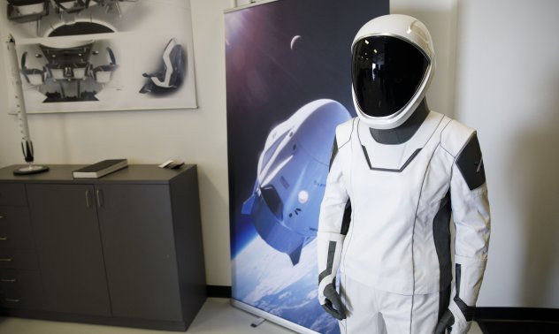 Изстрелване на космическа станция до Луната