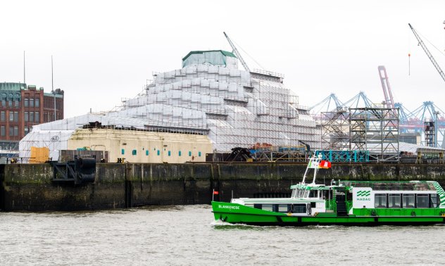 Човекът със сребърния поднос - кой даде на Credit Suisse милиардите на руските магнати