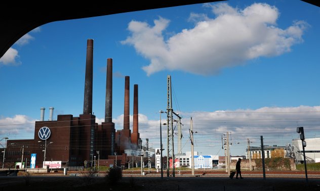 VW планира затварянето на три фабрики в Германия