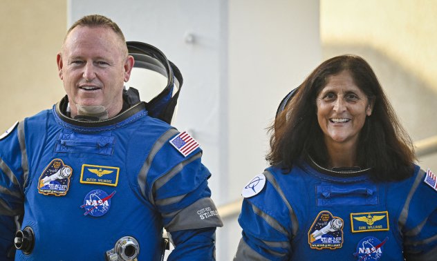 SpaceX може да върне астронавтите през 2025 г., вместо Boeing