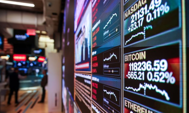 Уолстрийт съветва трейдърите да хеджират по време на спокойния за акциите август