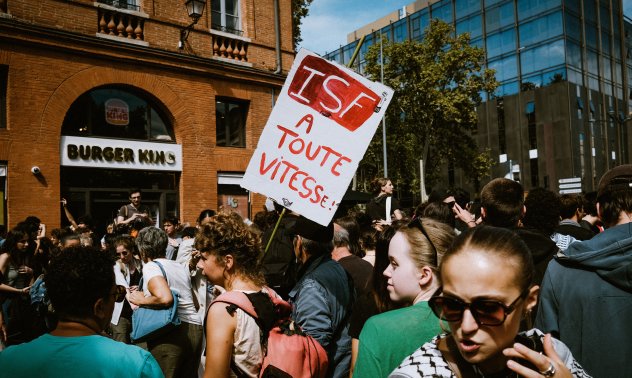 Френските синдикати готвят мащабни протести срещу мерките за икономии