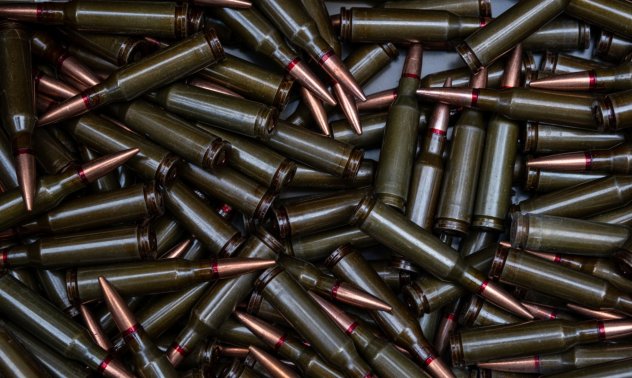 Зеленски трябва да се бори с корупцията, както се бори с Путин