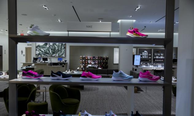 Nike затваря всичките си магазини в Западна Европа и САЩ