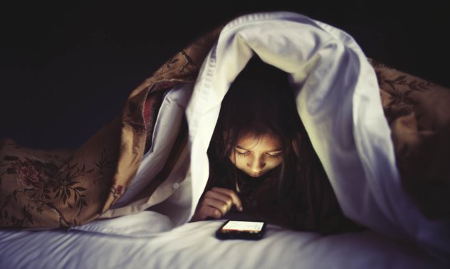 Проклятието на смартфона и поколението на децата с осъдени души