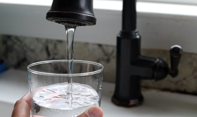 Спрете да се правите, че решавате проблема с вечните химикали