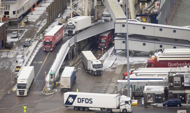 Великобритания бави оценките на търговските споразумения след Brexit