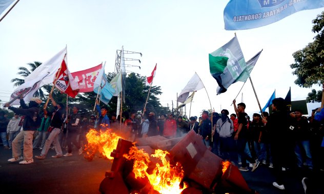 Протестиращото поколение Z оспорва властта на старата гвардия в Азия