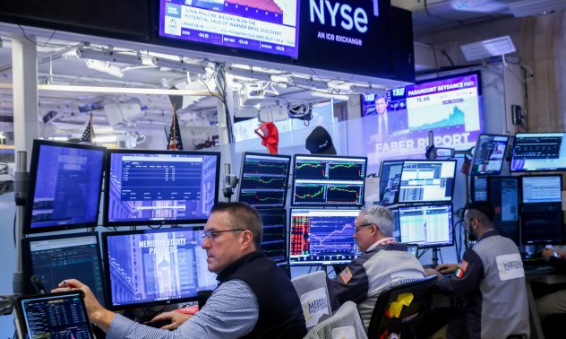 Сривът при технологичните акции, крипто разколебава търговците на дребно