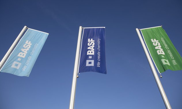 BASF предвещава индустриалния срив в Германия с намаляване на инвестициите