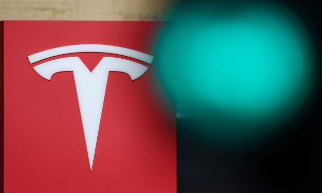 Tesla прибира $9 милиарда от автомобилопроизводители, които не продават достатъчно