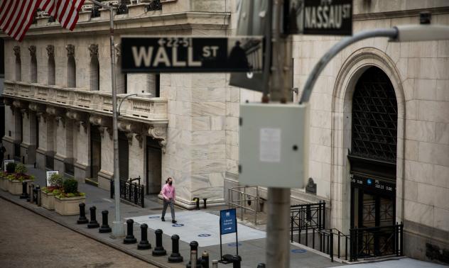 Традиционните инвеститори са изправени пред двоен проблем