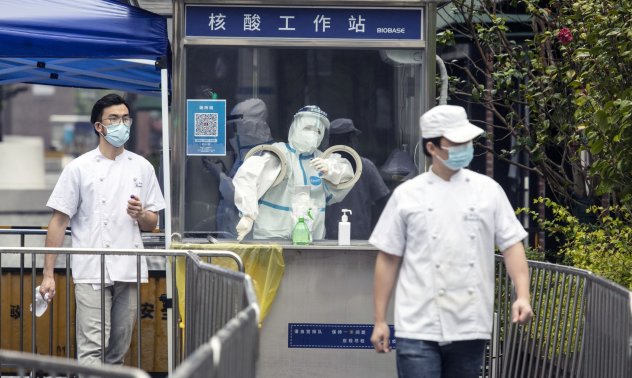 Данните за април показват щетите от блокадите върху китайската икономика