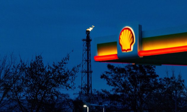Shell отложи плана си за намаляване на въглеродния отпечатък за $100 млн.