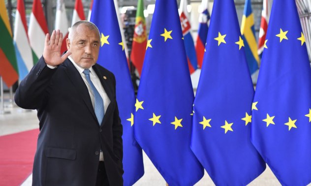 По време на преговорите партньорите изглеждаха като двама сърдити тийнейджъри 