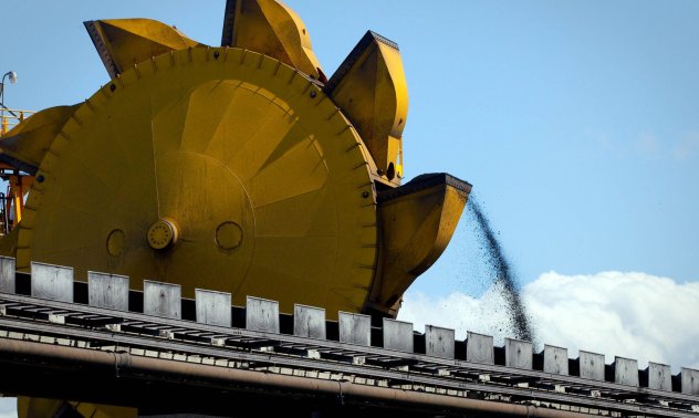 Китай трудно балансира между безопасността и енергийната сигурност