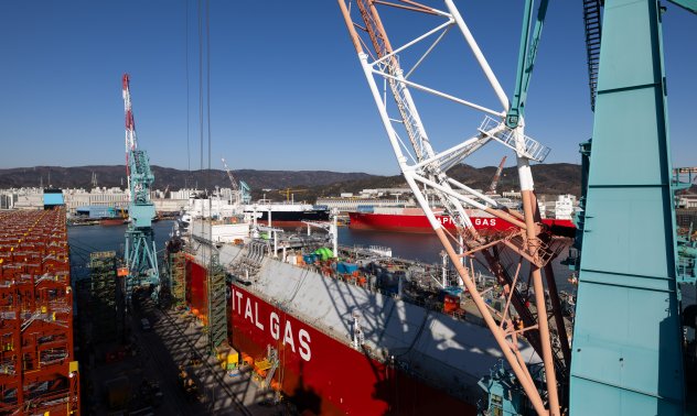 Корабоплаването е мръсен бизнес. Почистването му се заплаща добре