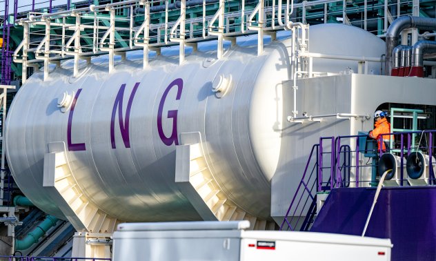 Санкциониран руски LNG се отправя към Азия в търсене на купувачи