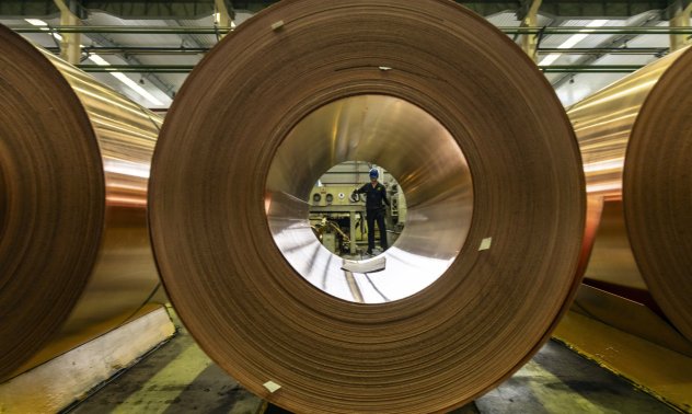 Страховете от мита прекъснаха връзката на пазарите за сребро и мед