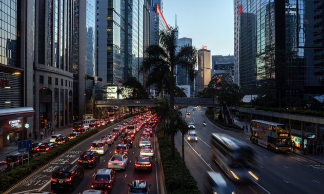 Сянката на пандемията твърде бавно се отдръпва от Хонконг 