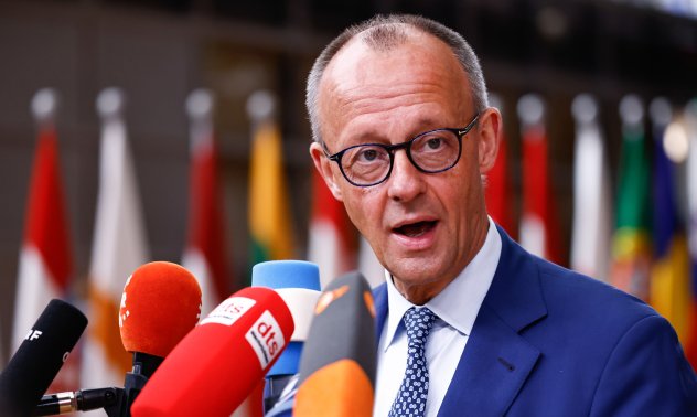 Мерц иска отмяна на забраната за двигателите с вътрешно горене