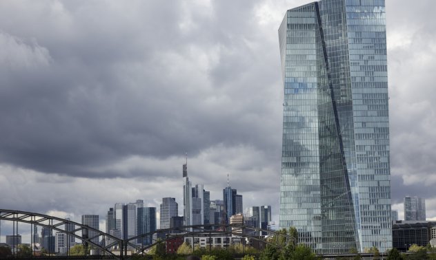 Милиарди евро облигации се прибират в Европа и облекчават проблемите на валутата