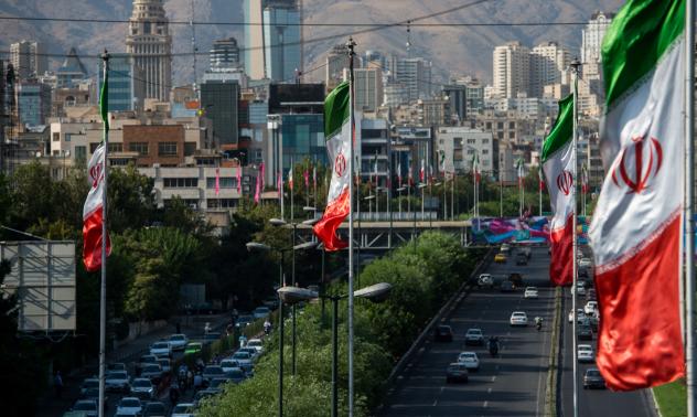 Преговорите за иранската ядрена сделка напредват бавно, докато времето намалява