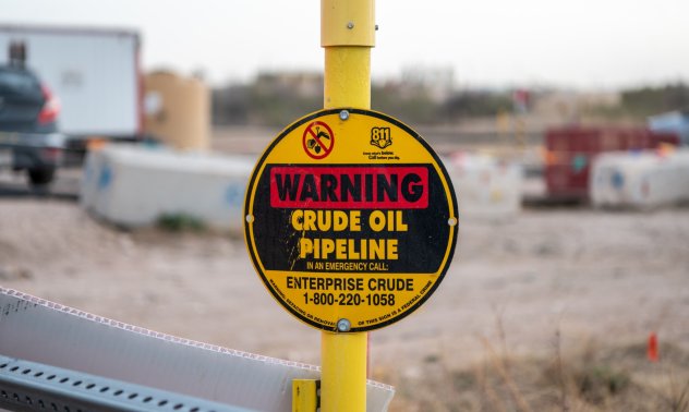 Петролът продължи спада след рестартирането на най-голямото находище в Либия