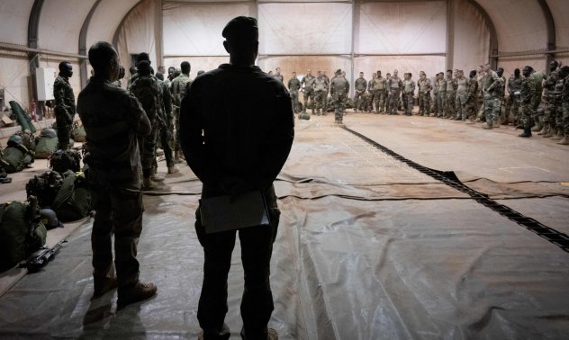 Франция няма пари, за да бъде повече от "хартиен тигър" в Африка 