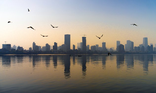 Глобални банки залагат милиарди в Индия насред кредитната нестабилност в САЩ