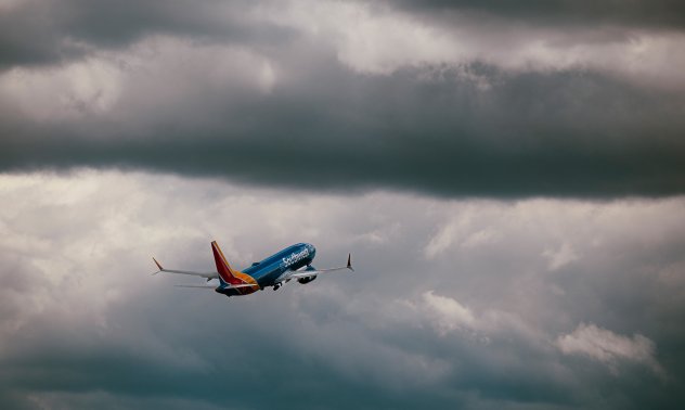 Защо проблемите на Boeing могат да провалят и летните ви пътувания