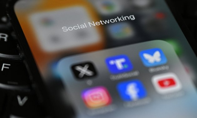 САЩ разпоредиха проверки на профилите в интернет на кандидатите за студентска виза