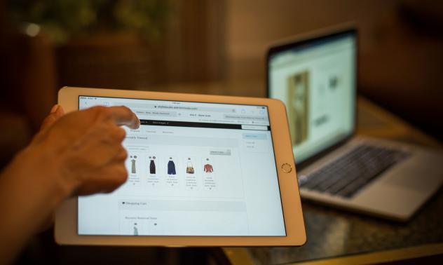 Как интернет ботове променят правилата на онлайн търговията?