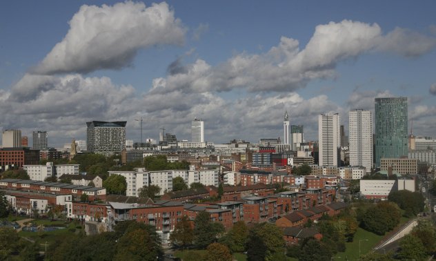 Забавената дългова криза в Англия най-накрая се появява