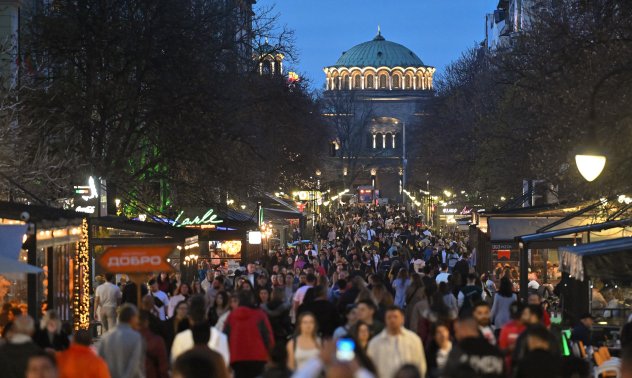 Кога българите ще получават европейски заплати? Попитахме експертите