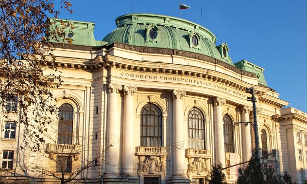 Правителството предлага да отпаднат таксите за студенти и докторанти