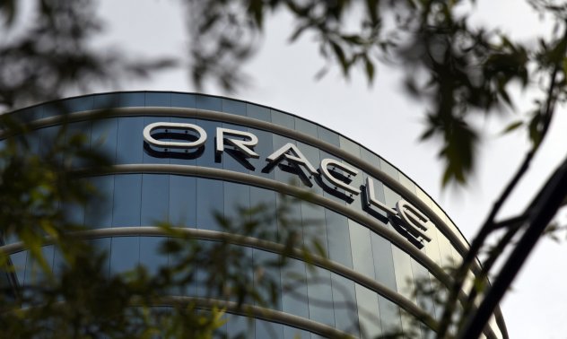 Oracle съкращава служители, а технологичните компании спират новите назначения