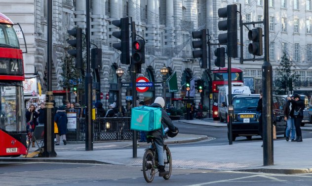 Инфлацията във Великобритания се повиши неочаквано до 4% през декември