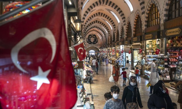 Ердоган може да обяви предсрочни избори заради инерцията от скока на лирата