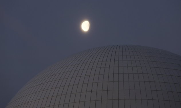 НАСА иска реактор на Луната, но нека първо ги построим на Земята